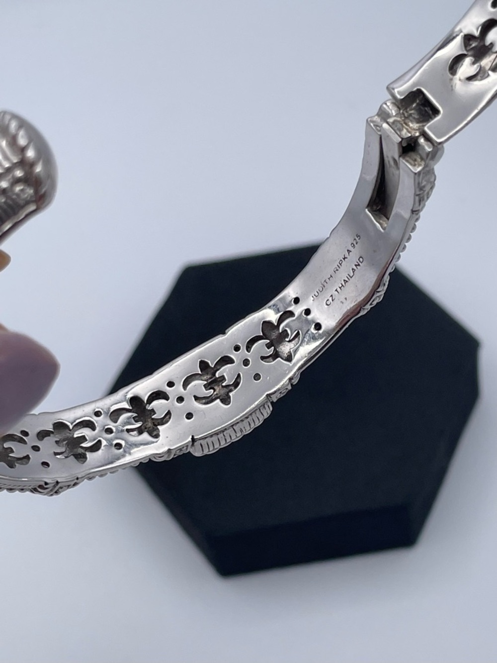 Judith Ripka Sterling Silver 925 CZ Pavé Center Motif Cuff Bracelet Heavy 42.8g - Picture 4 of 11